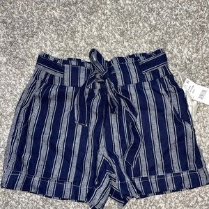 Linen Tie waist striped shorts